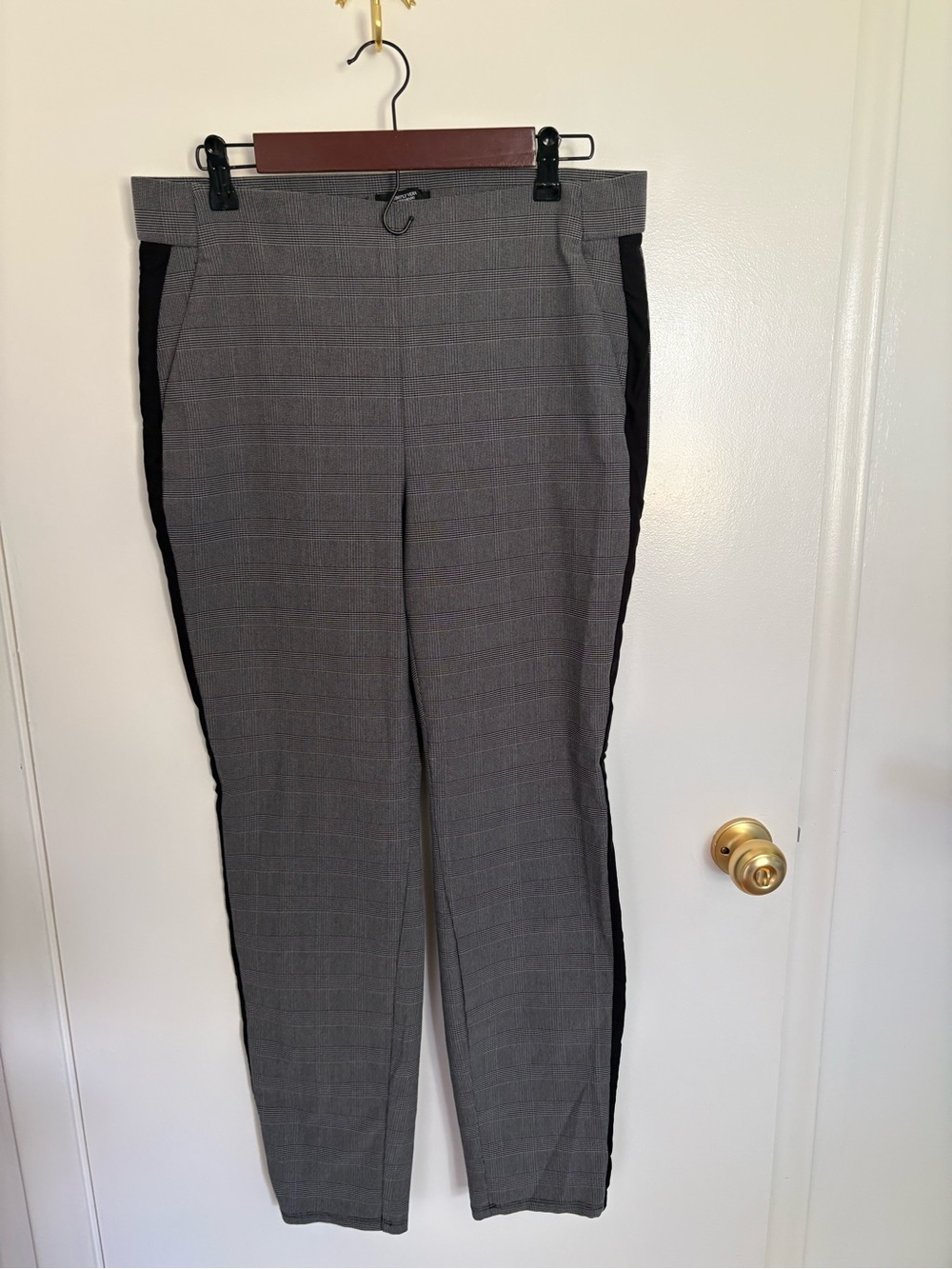 Simply Vera Vera Wang Gray Plaid Men's Dress Pants with Black Side Stripe